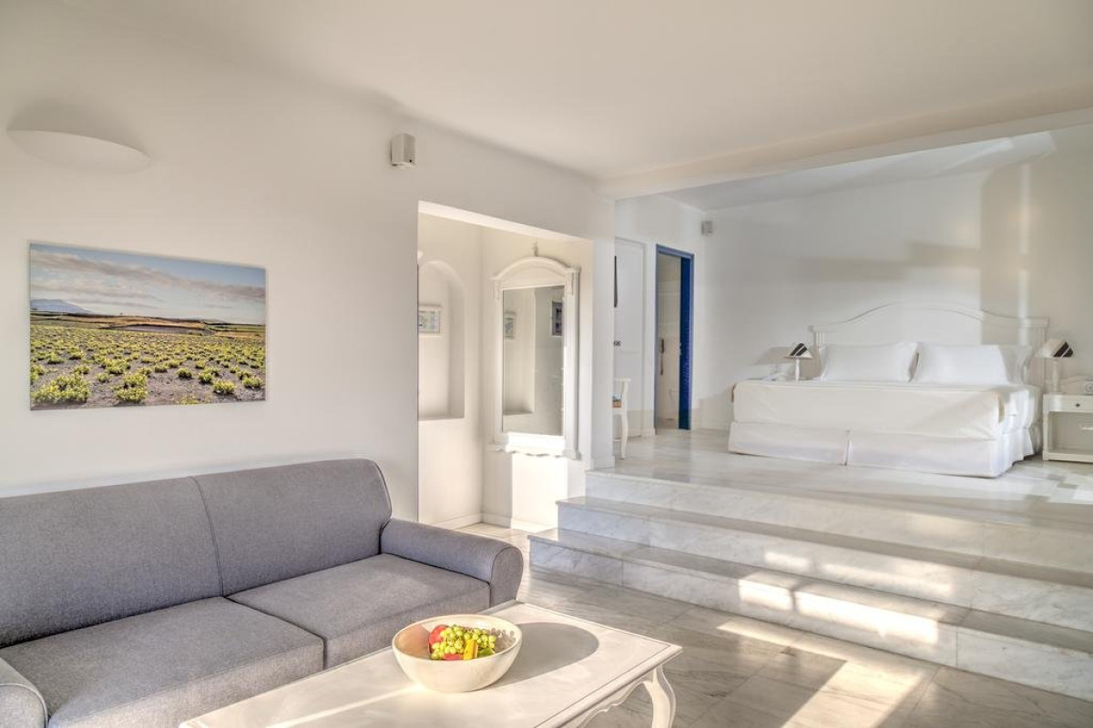 Vedema Resort (Megalochori - Santorini)