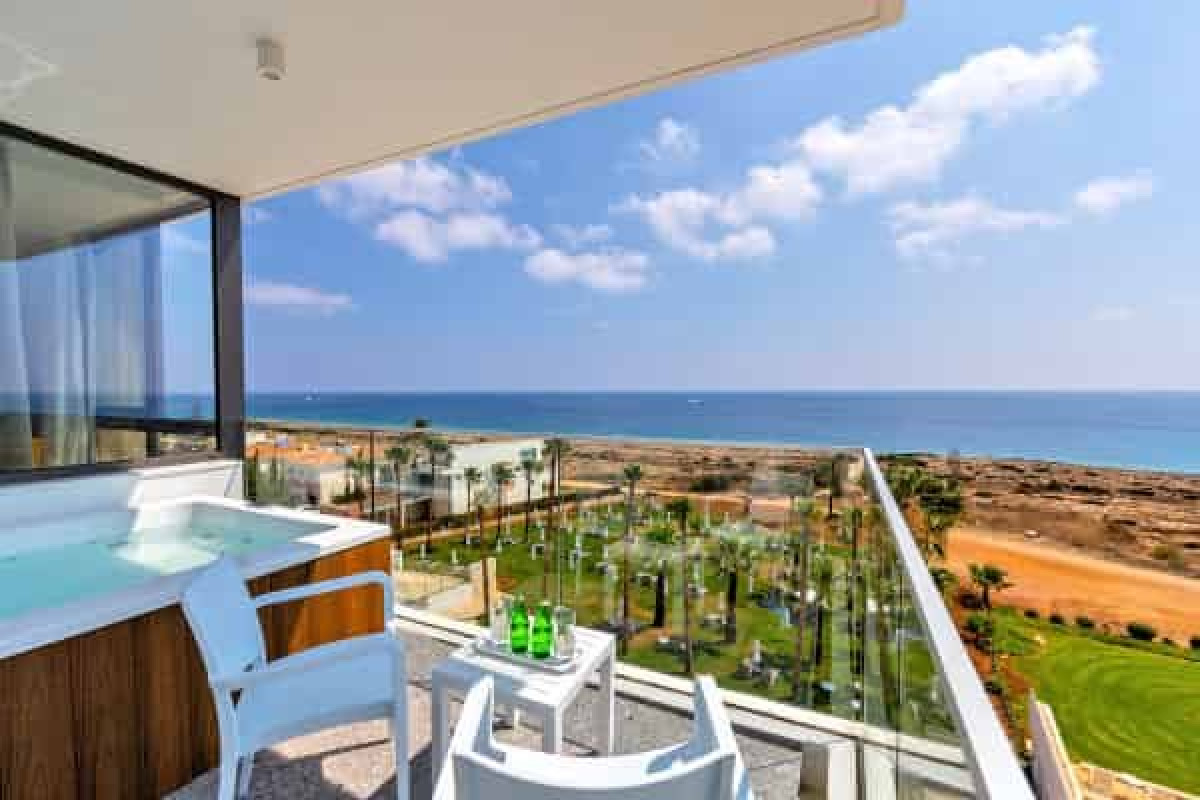 Leonardo Crystal Cove by the Sea (Adults only, 16+)
