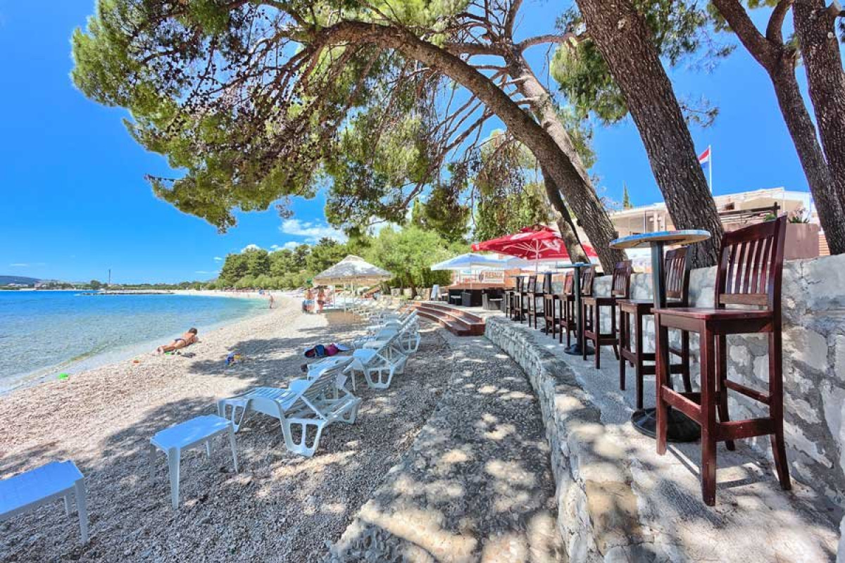 RESNIK TOURIST RESORT (Kastel Stafilic)