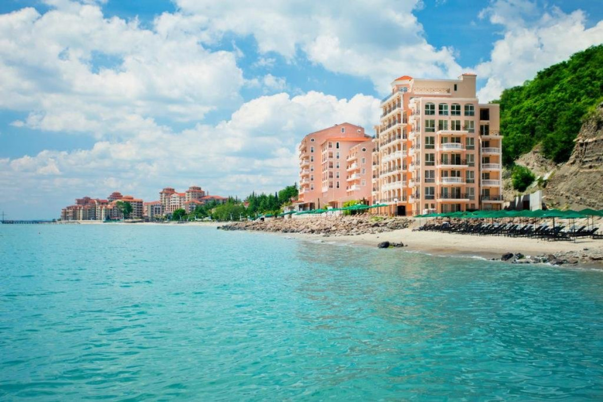 ROYAL BAY