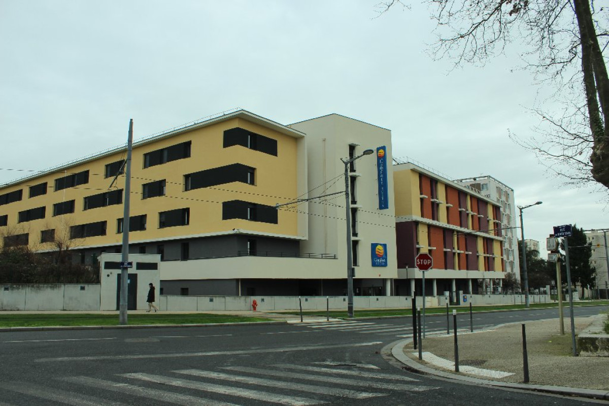 COMFORT SUITES LYON EST EUREXPO