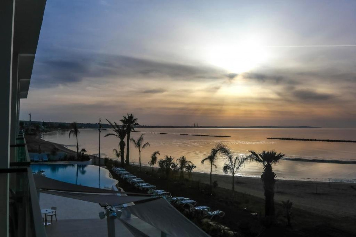 Lebay Beach Hotel (Larnaca Bay)