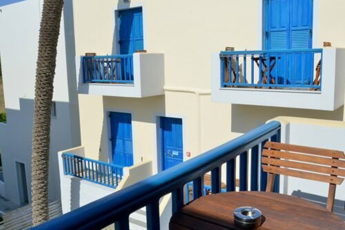 Finikas Studios - Adamas (Milos)