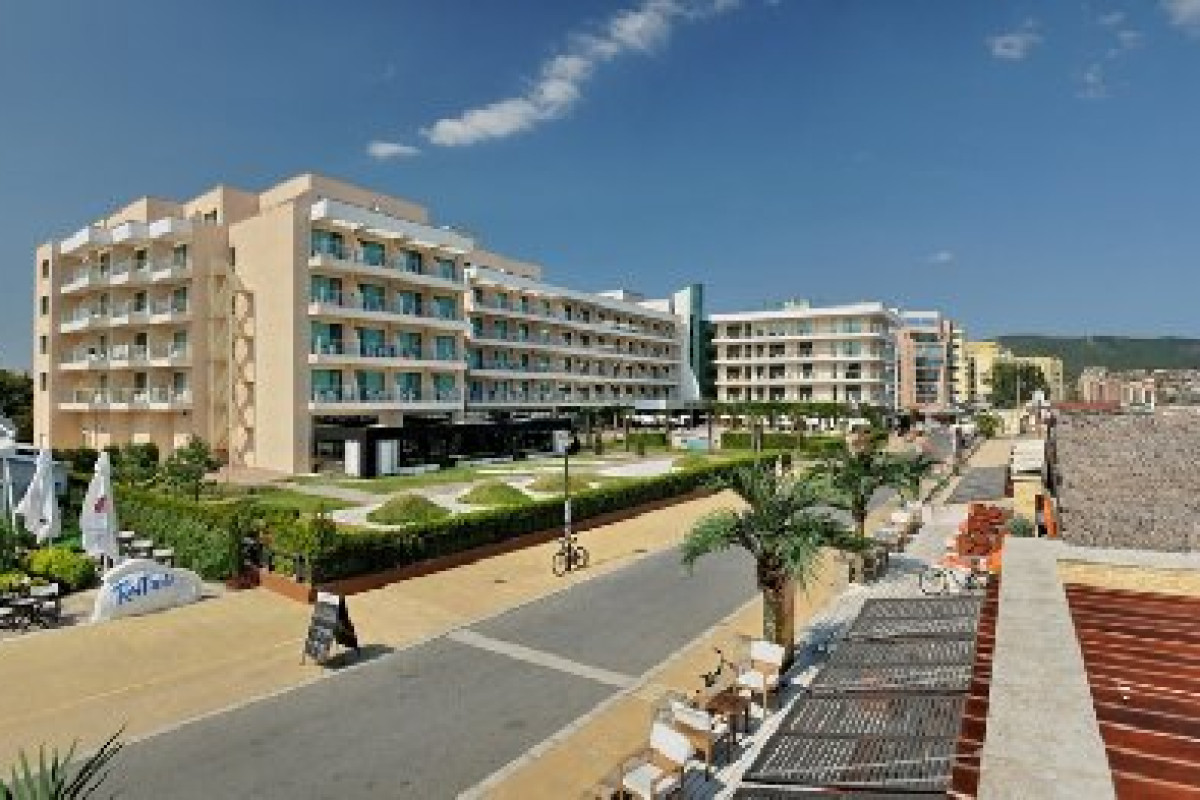 DIT EVRIKA BEACH CLUB