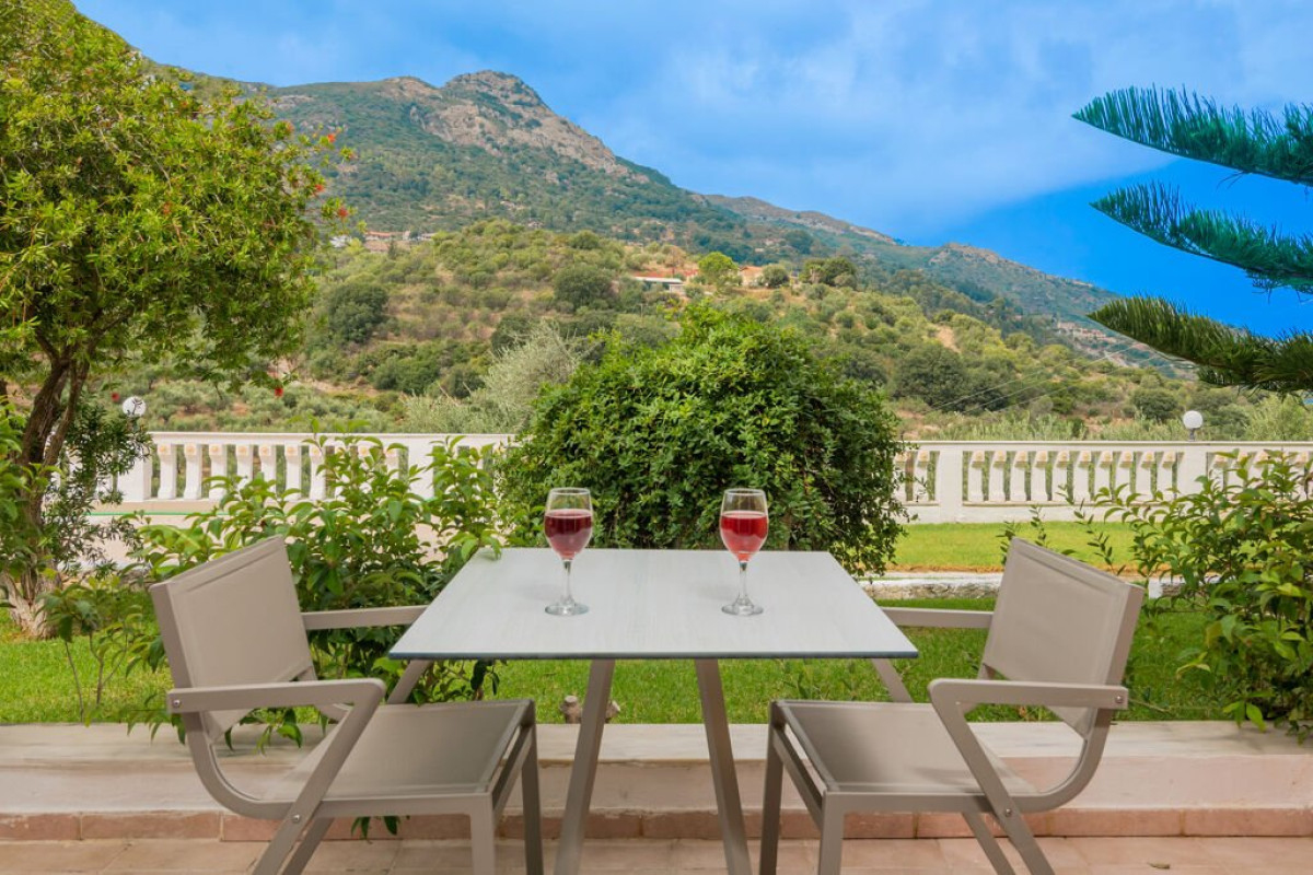 Matilda Hotel (Vassilikos)