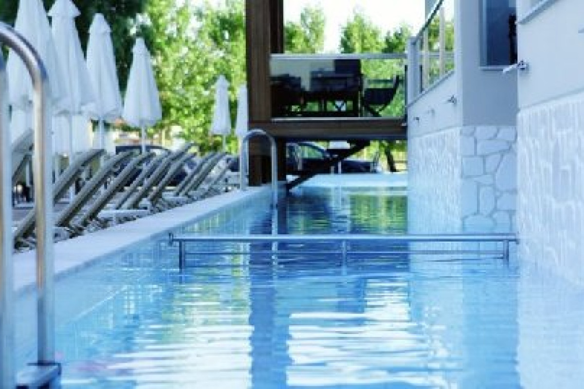 Cosmopolitan  and Spa (Paralia Katerinis)