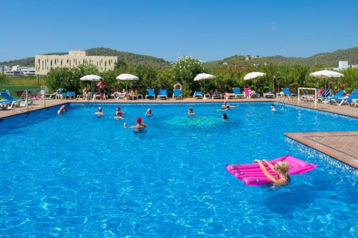 INVISA ES PLA (Adults Only)