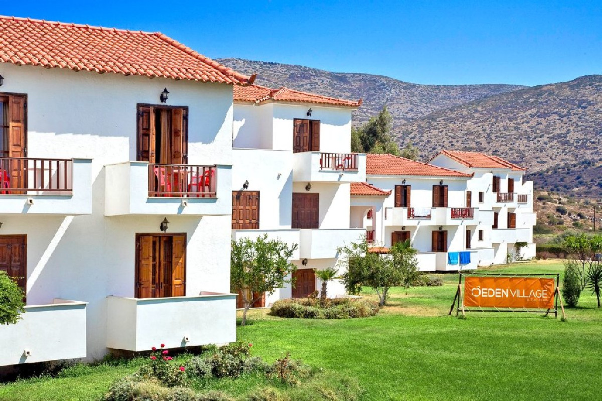 Sirenes Beach