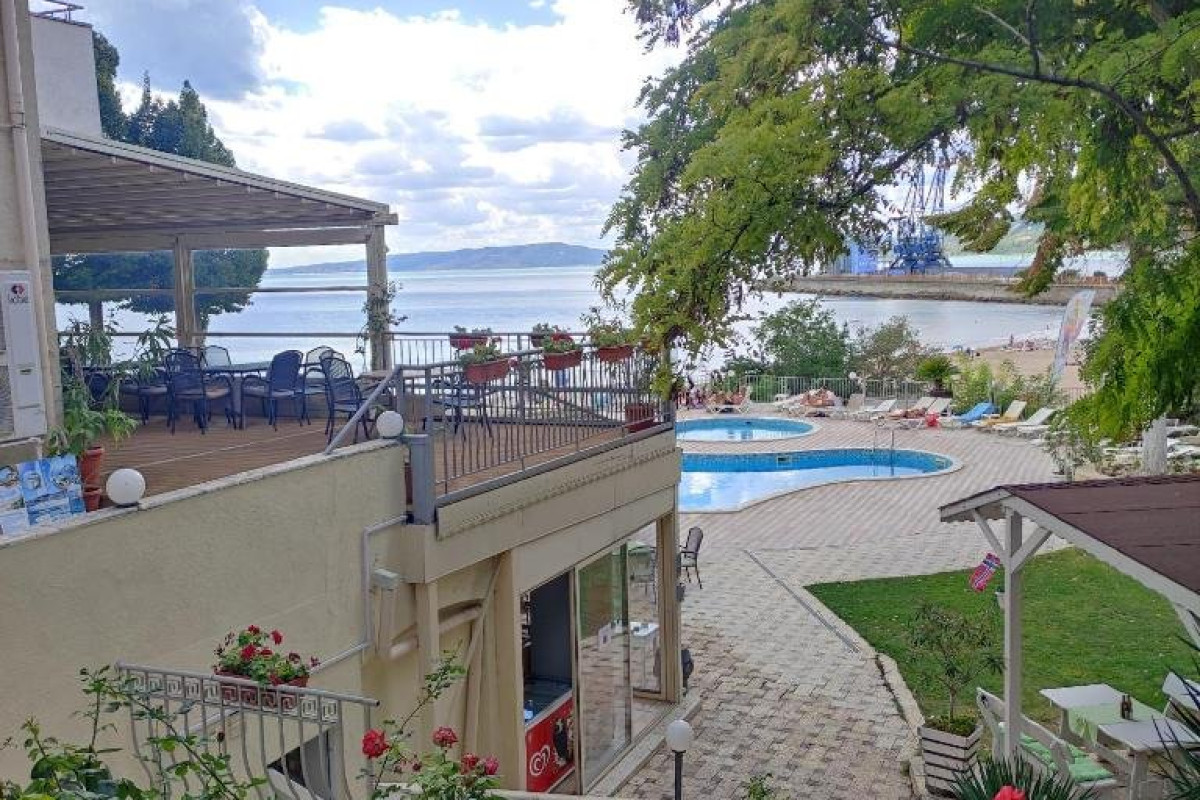 Helios Hotel