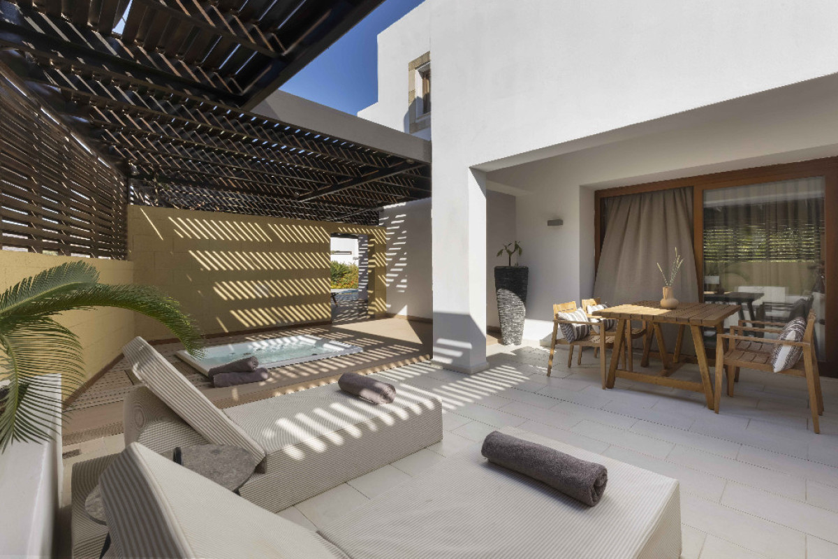 Aulus Lindos Rhodes, Curio Collection By Hilton