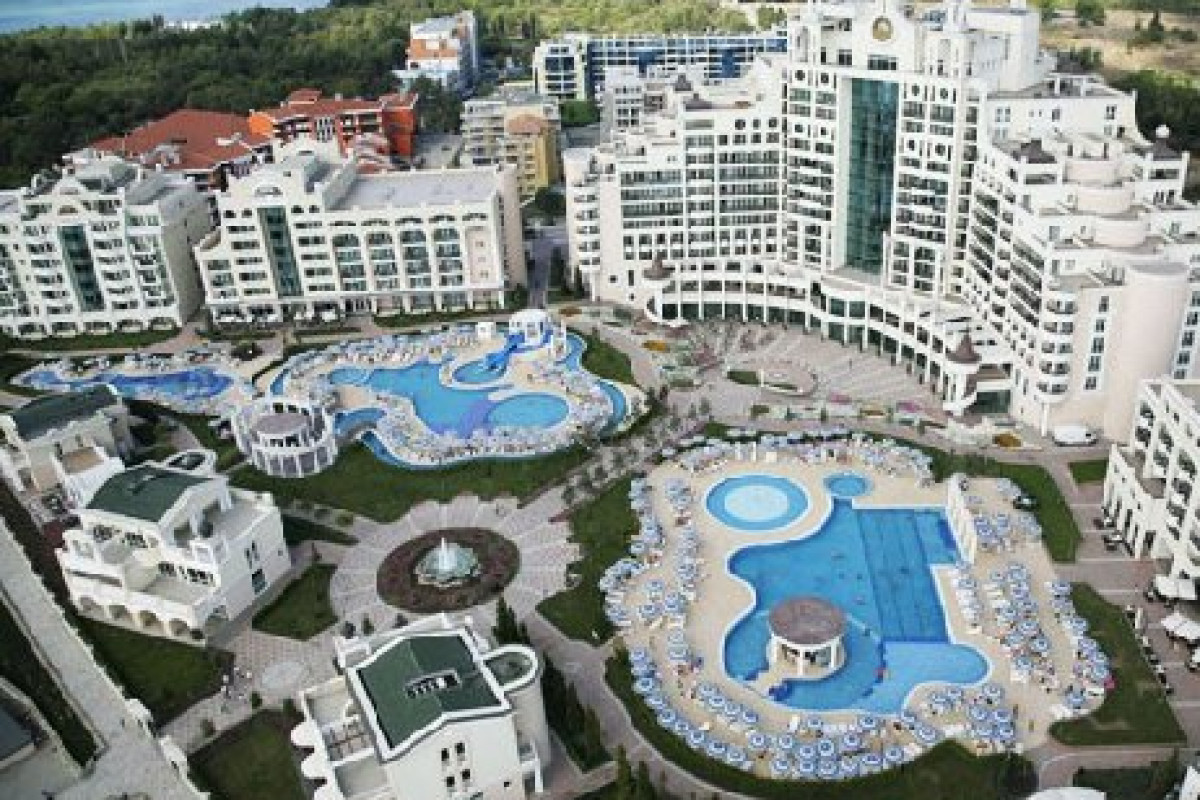 SUNSET RESORT