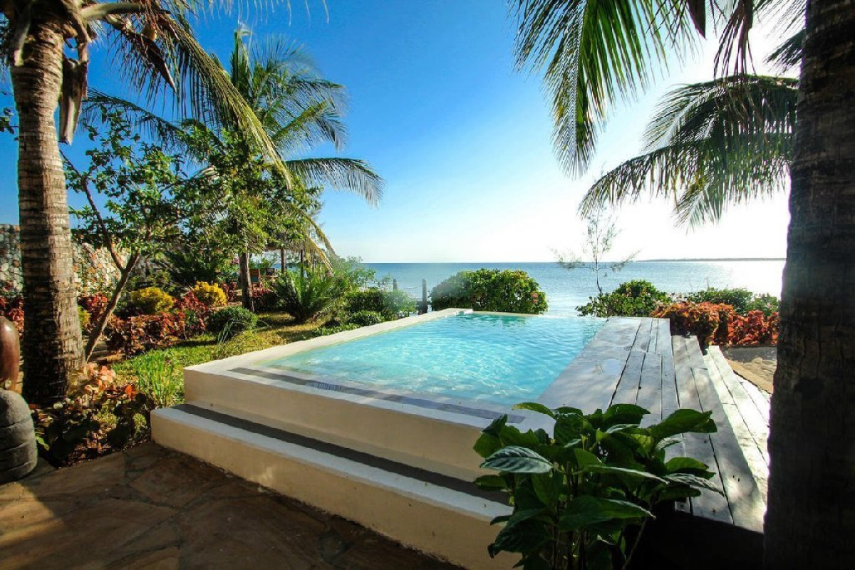 FRUIT AND SPICE RESORT