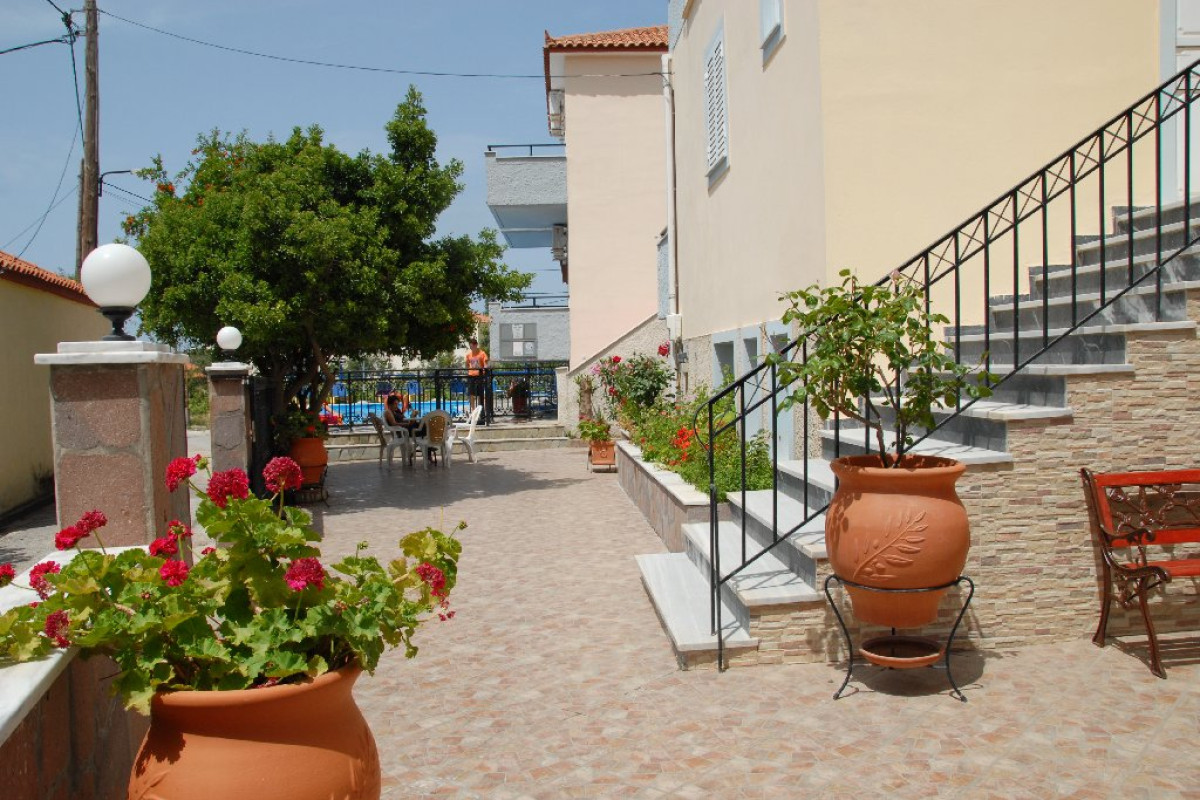 VIRGINIA apartments - studios (Anaxos)