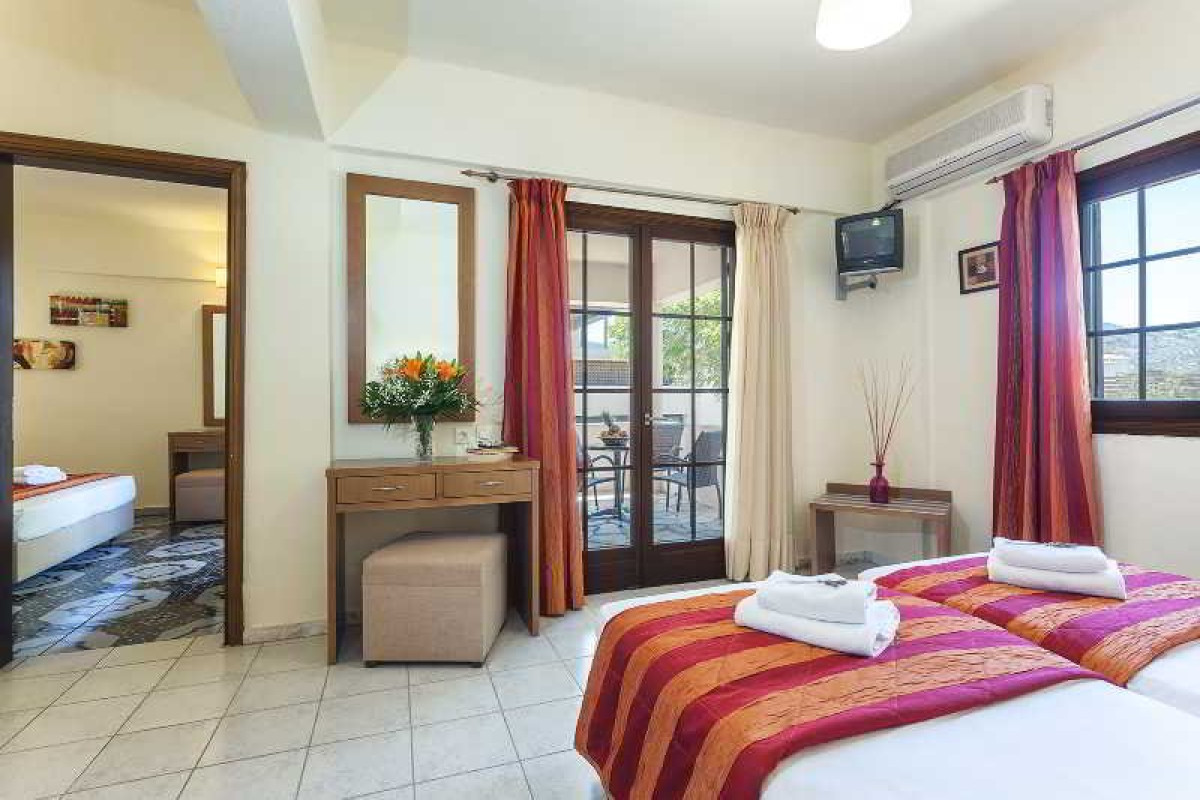 Skopelos Holiday and Spa (Skopelos Town)