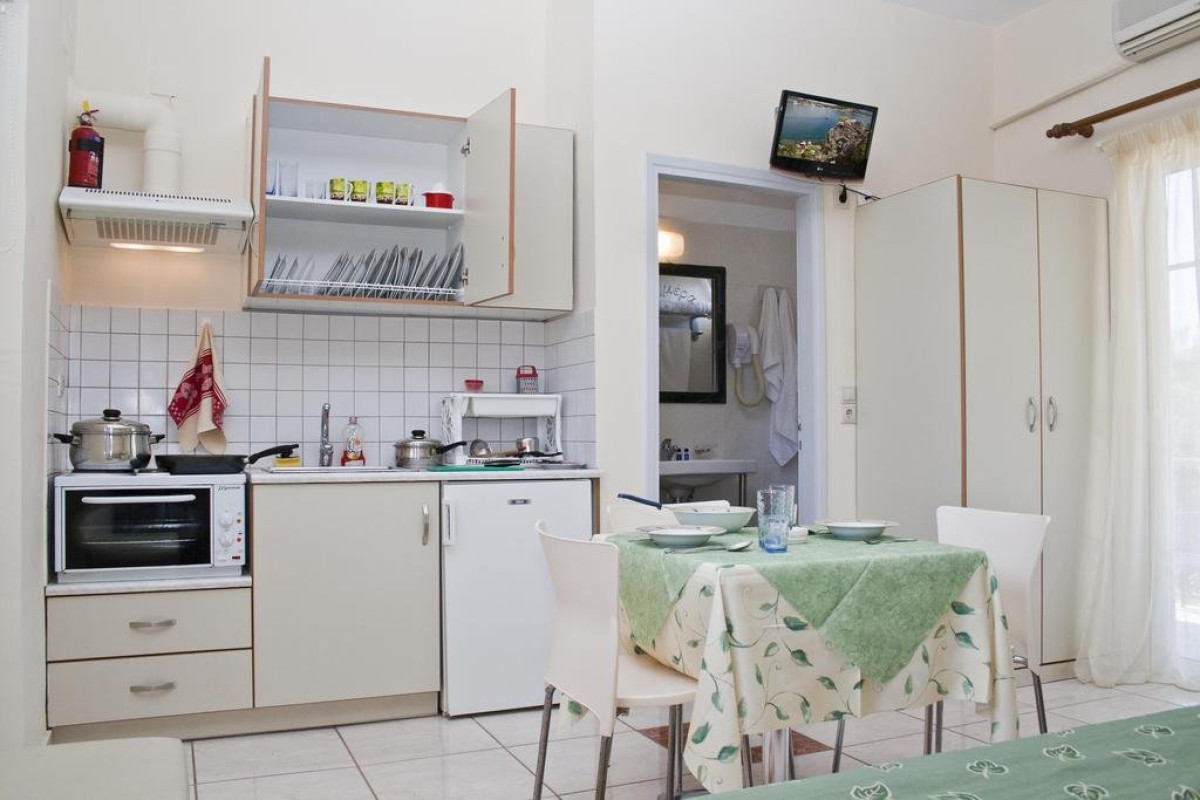 Alonia Studios and Maisonettes (Tolo)