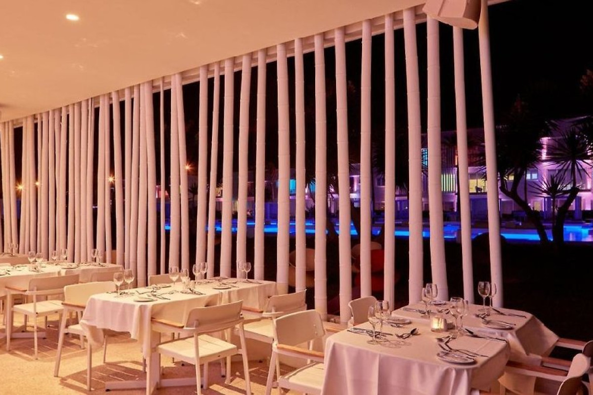 SO WHITE CLUB RESORT