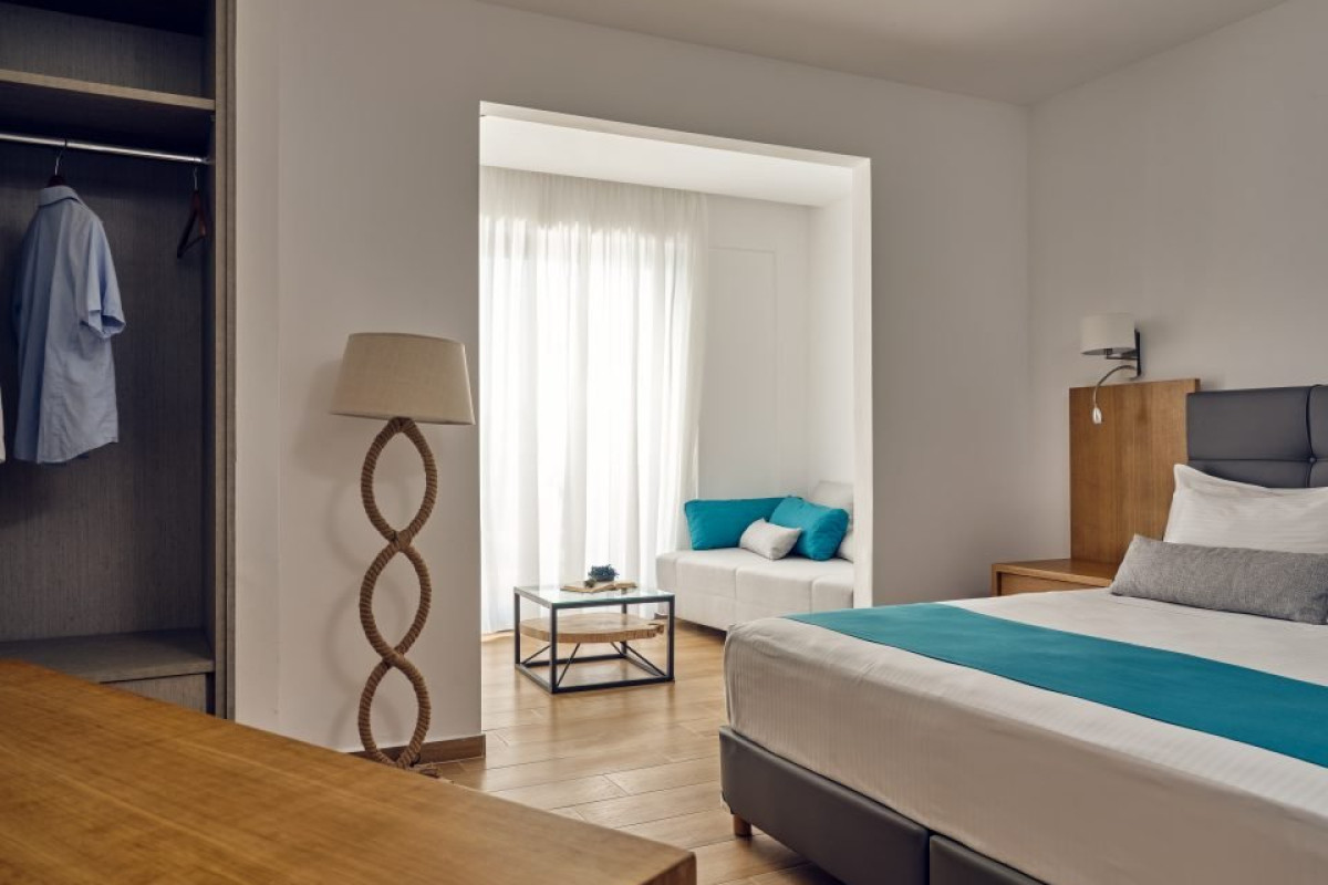 Cavo Orient Beach Hotel