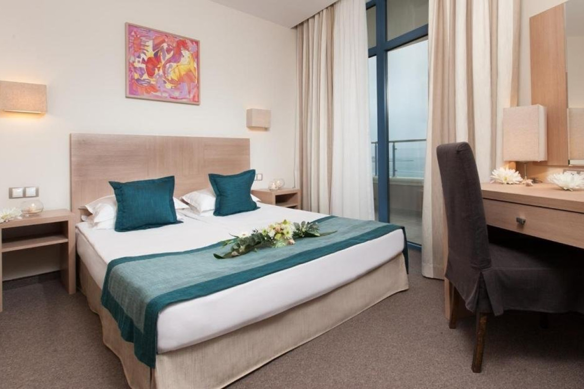 AZALIA Hotel