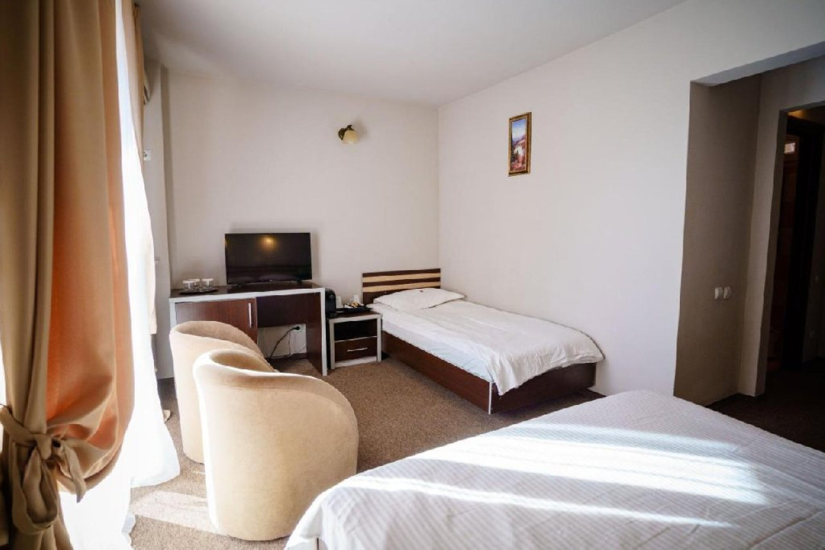 Bacolux Diana Resort CMD