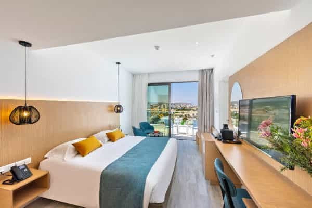 Leonardo Crystal Cove by the Sea (Adults only, 16+)