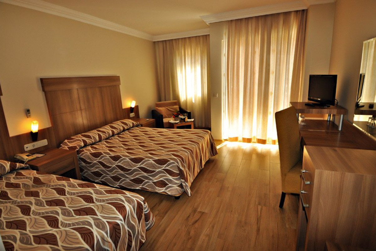 CLUB SIDE COAST HOTEL