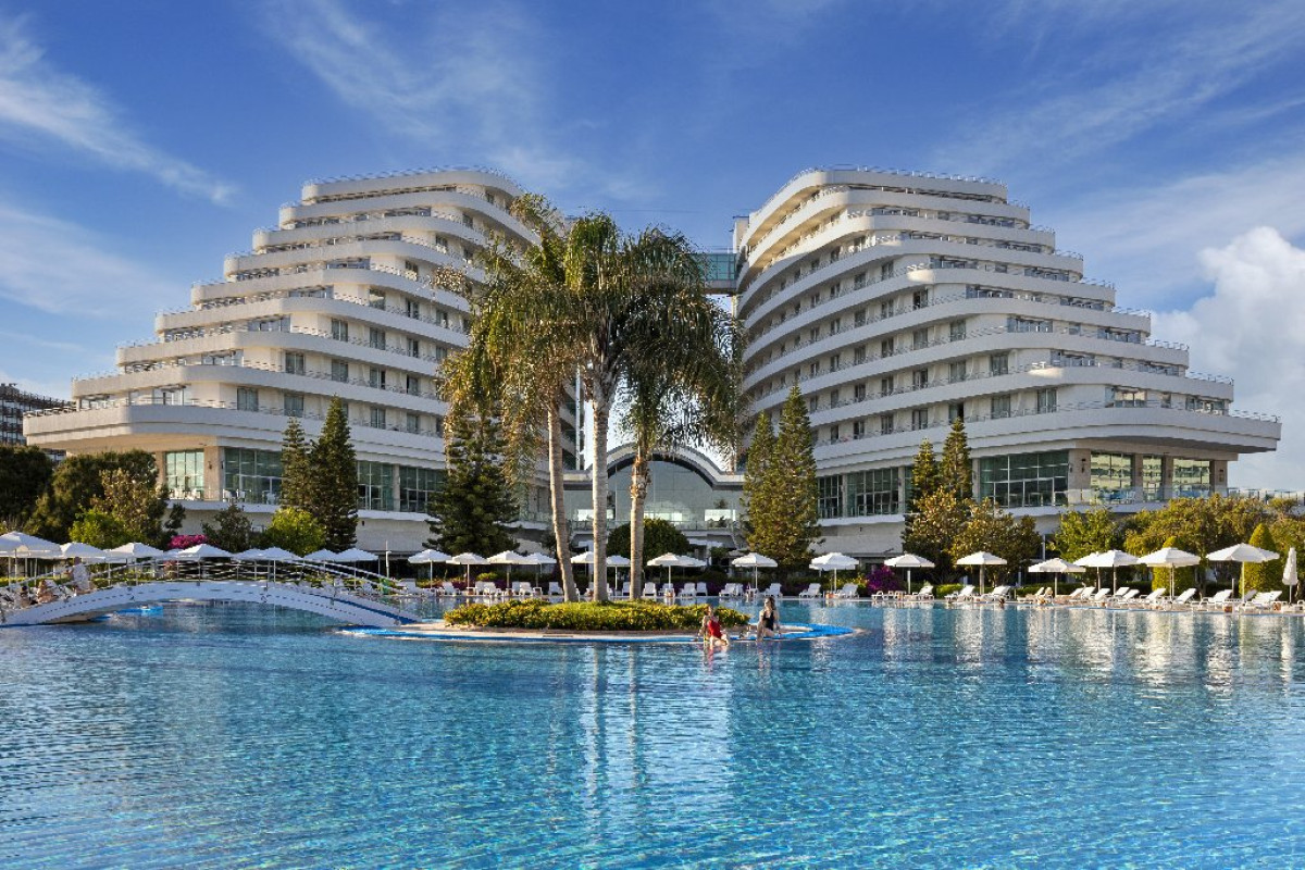 MIRACLE RESORT