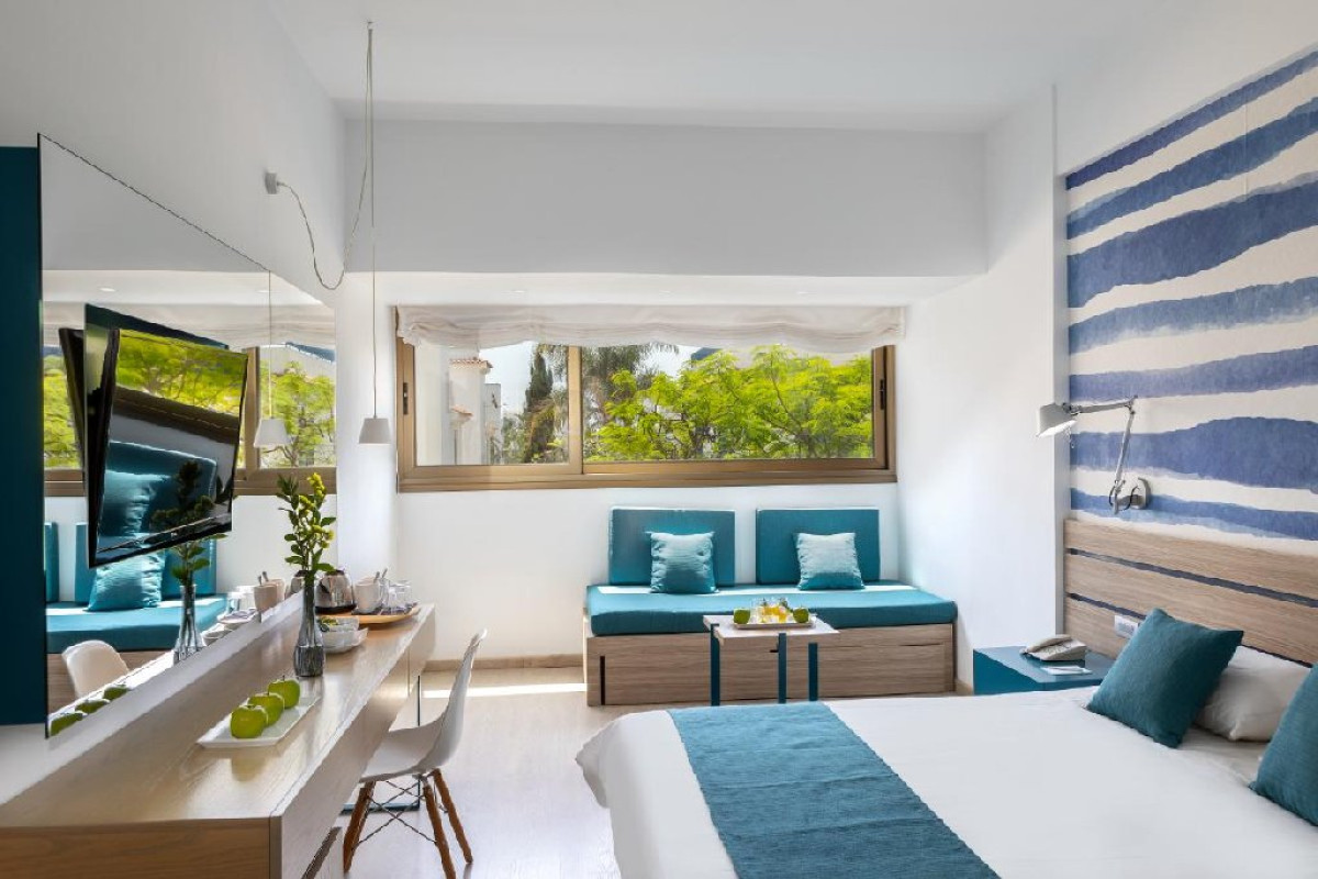 Crystal Springs Beach Hotel (Protaras)