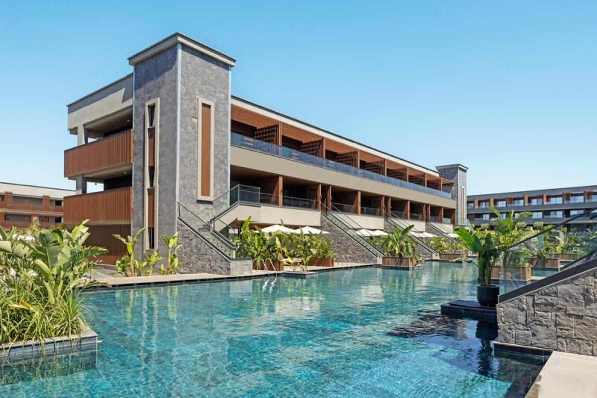 JACARANDA LUXURY RESORT
