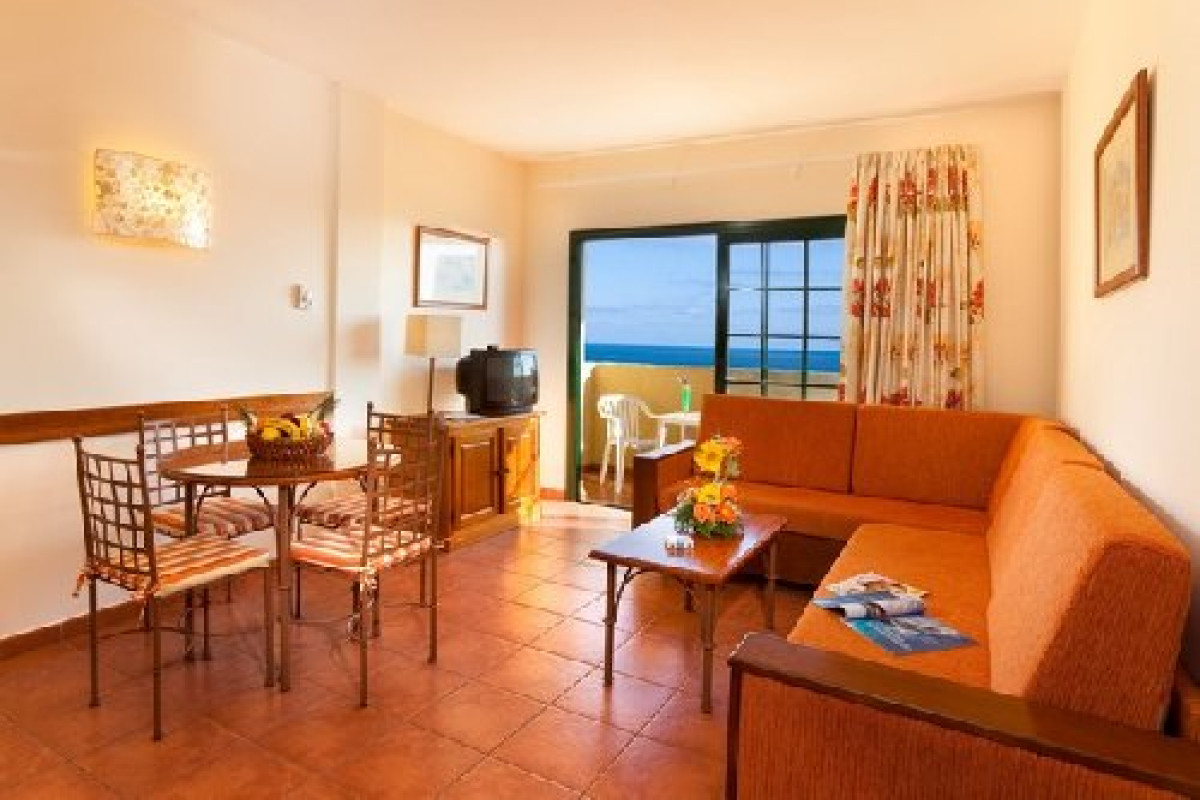 GF Isabel Family Hotel (S)