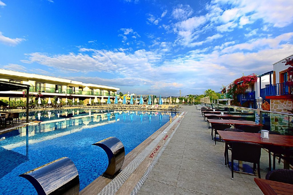 JASMIN BEACH HOTEL