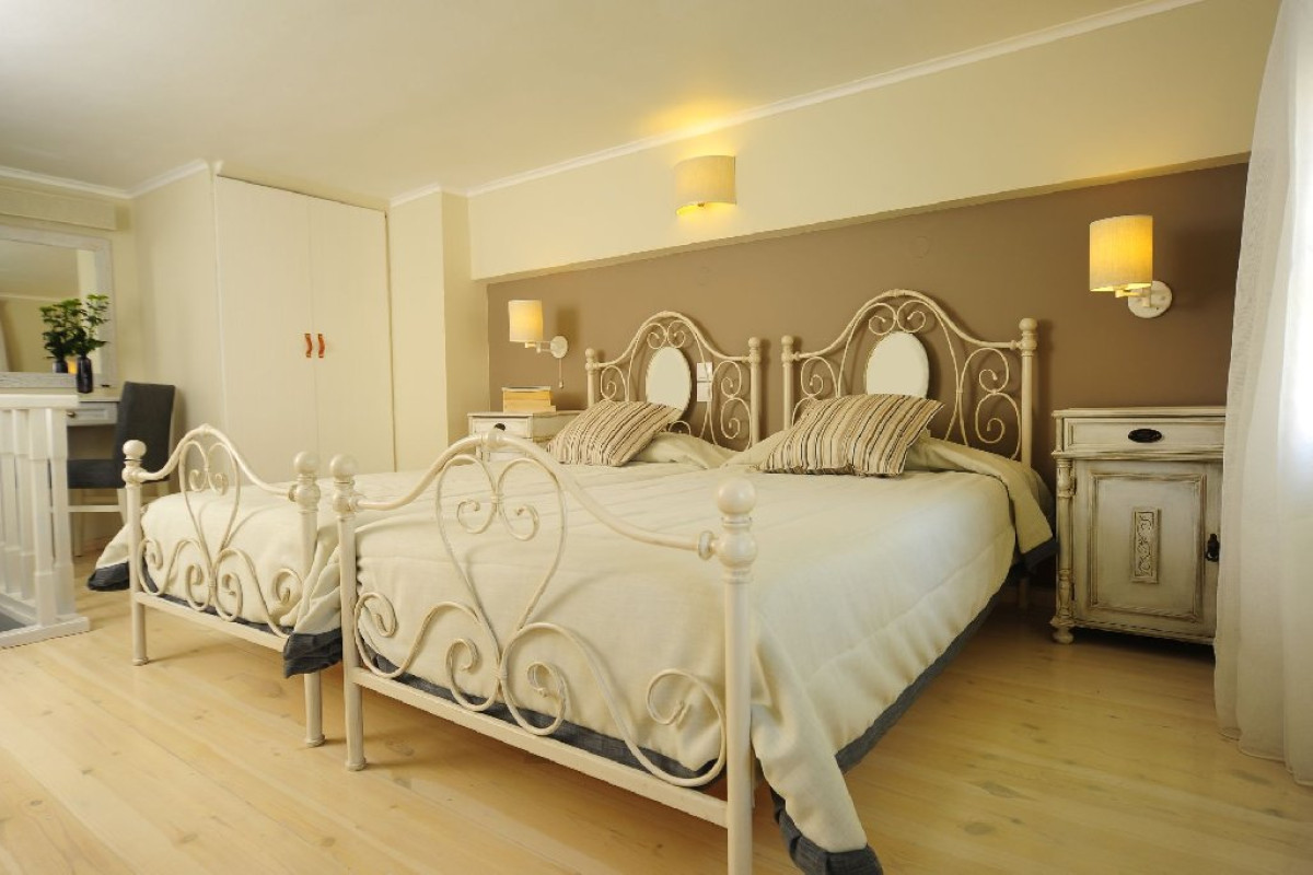 Mythos Suites (K)