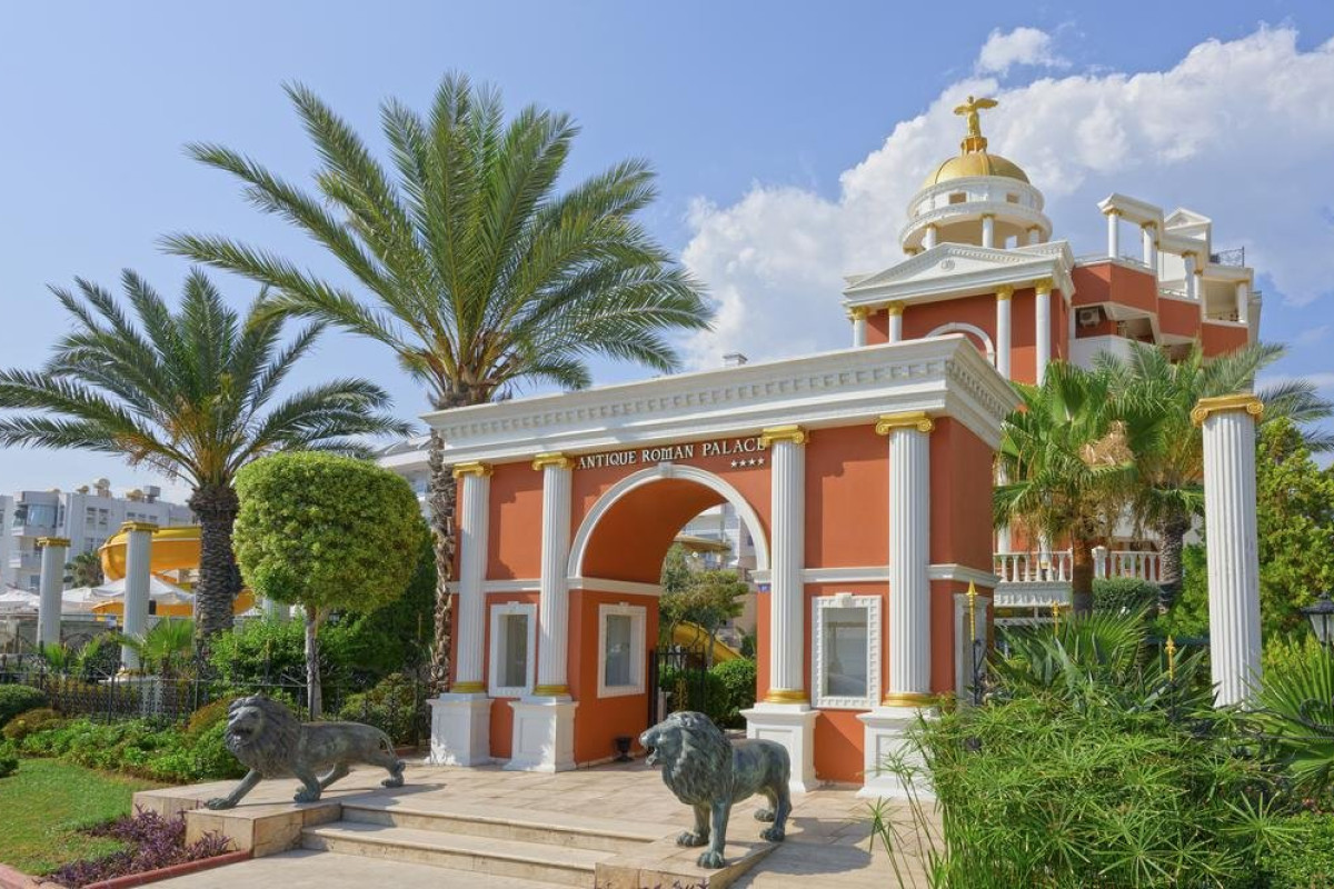 ANTIQUE ROMAN PALACE (+16 ADULT ONLY)