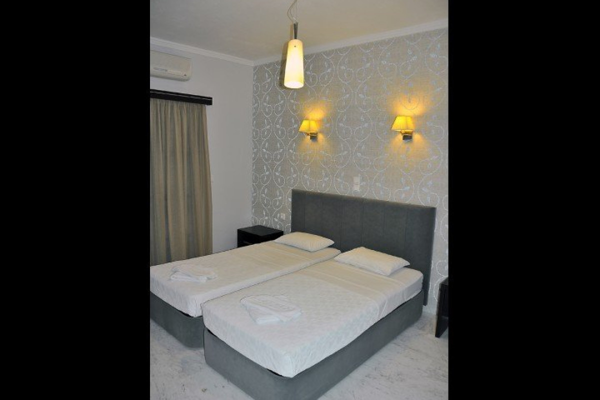 Karavostasi Beach Hotel (vechi)