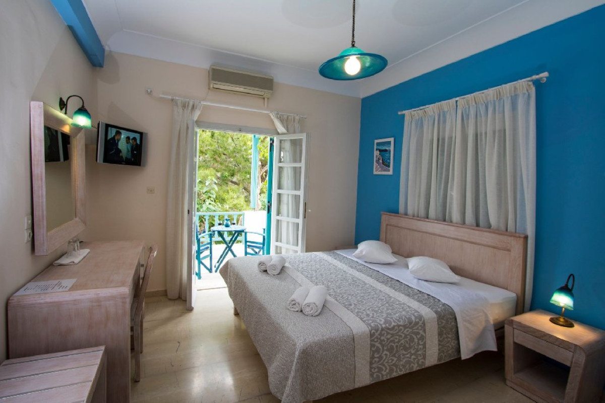 Andreas Hotel (Kamari Santorini)