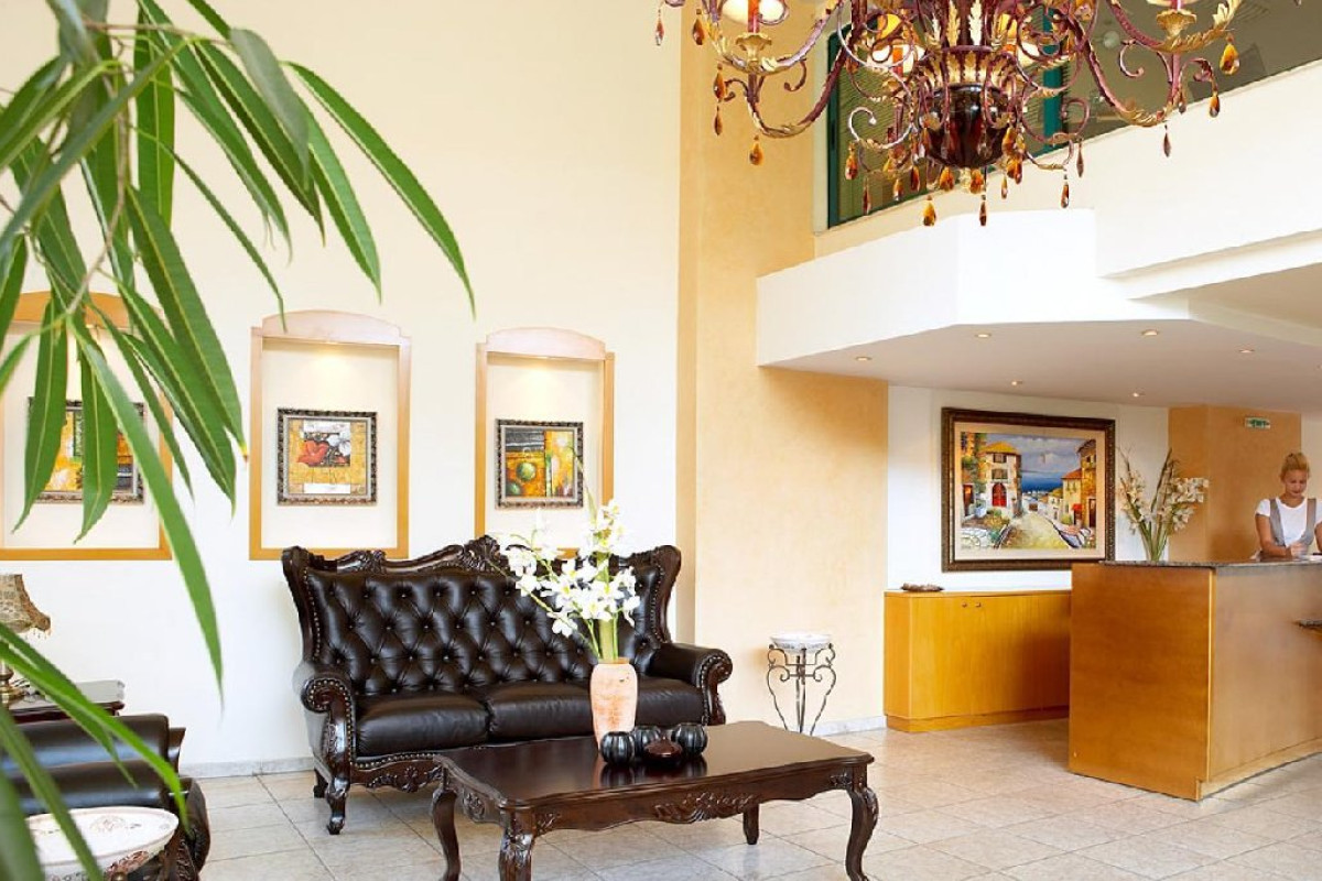 Hotel Pelli