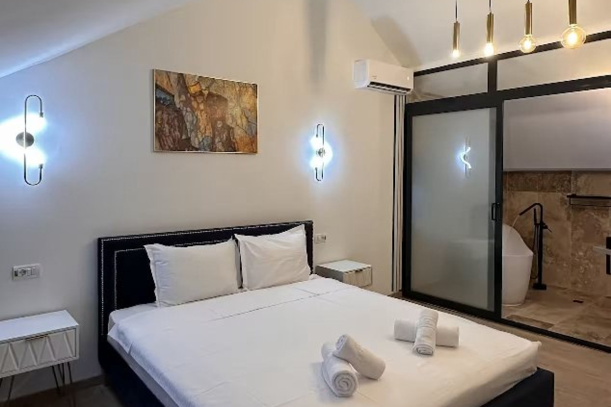 . Riviera 990 Ambasador Camere de inchiriat
