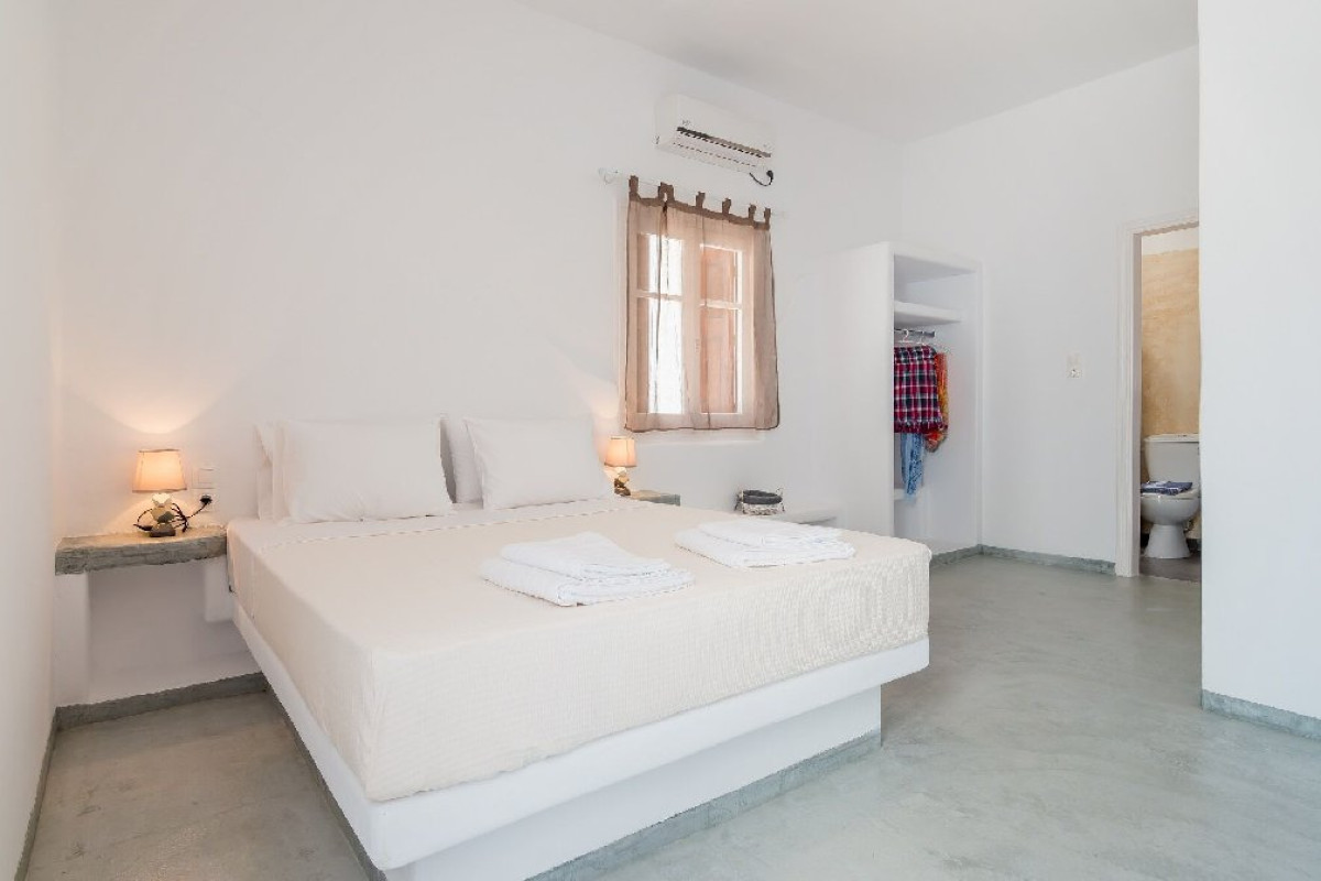 Takiss Rooms - Pollonia (Milos)