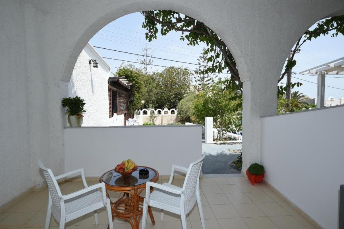 Sunflower Hotel Santorini (Kamari)
