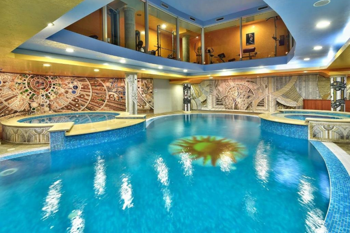 I Hotel