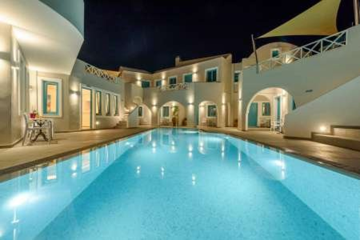 Nikolas (Karterados - Santorini)