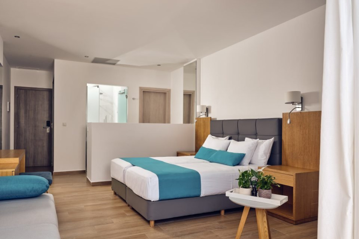 Cavo Orient Beach Hotel