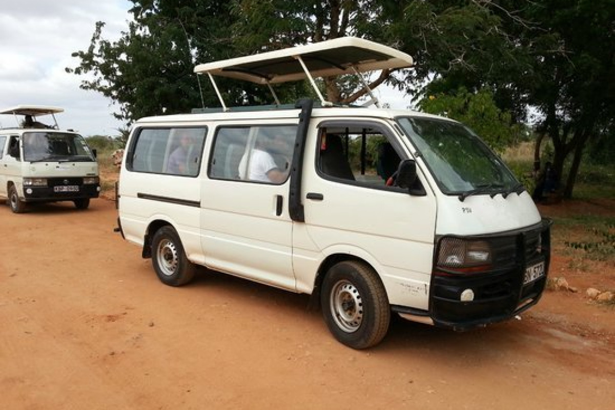 Safari Tsavo East 2 nopti + Plaja 5 nopti