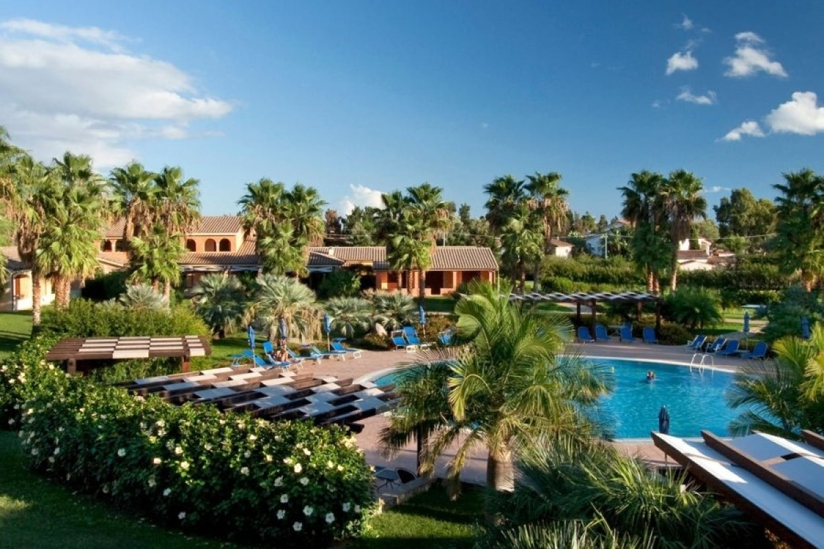 Lantana Resort