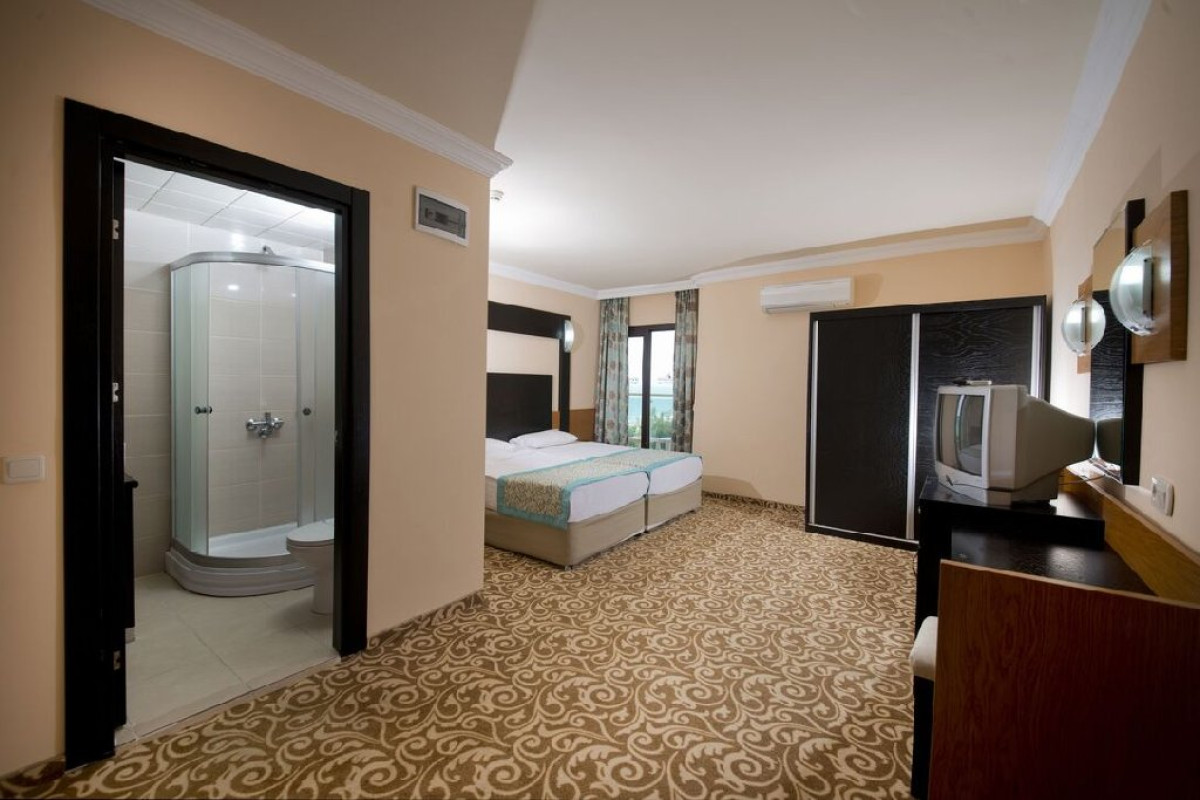 MC MAHBERI BEACH HOTEL