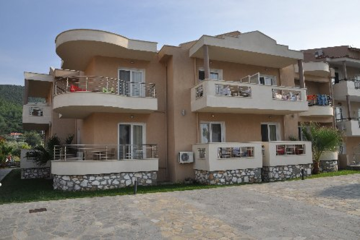 Rachoni Bay -  Resort (Skala Rachoni)