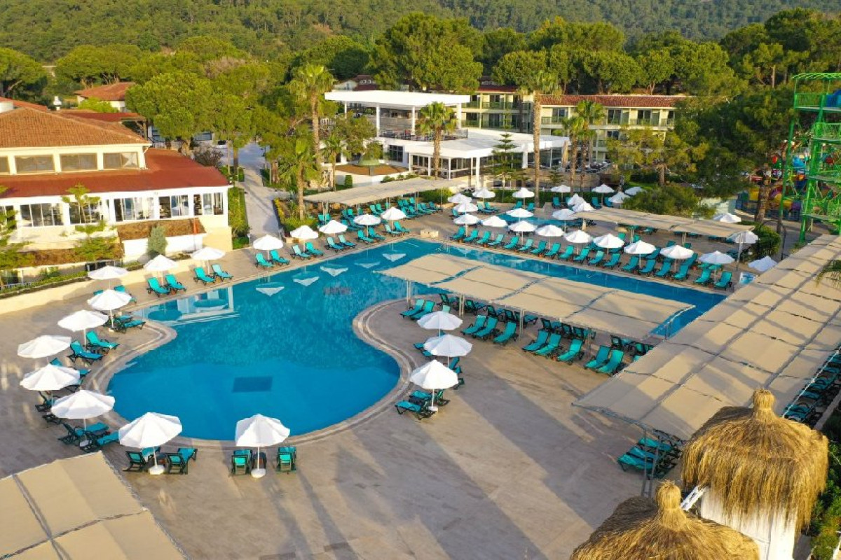 CRYSTAL FLORA BEACH RESORT