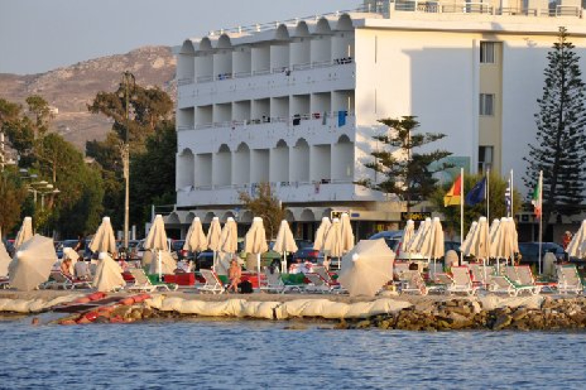 Zephyros Hotel