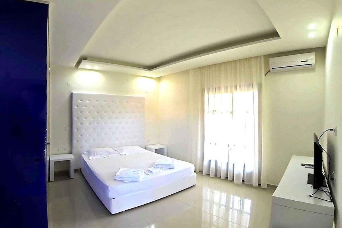 Macedon Hotel (Limenas)