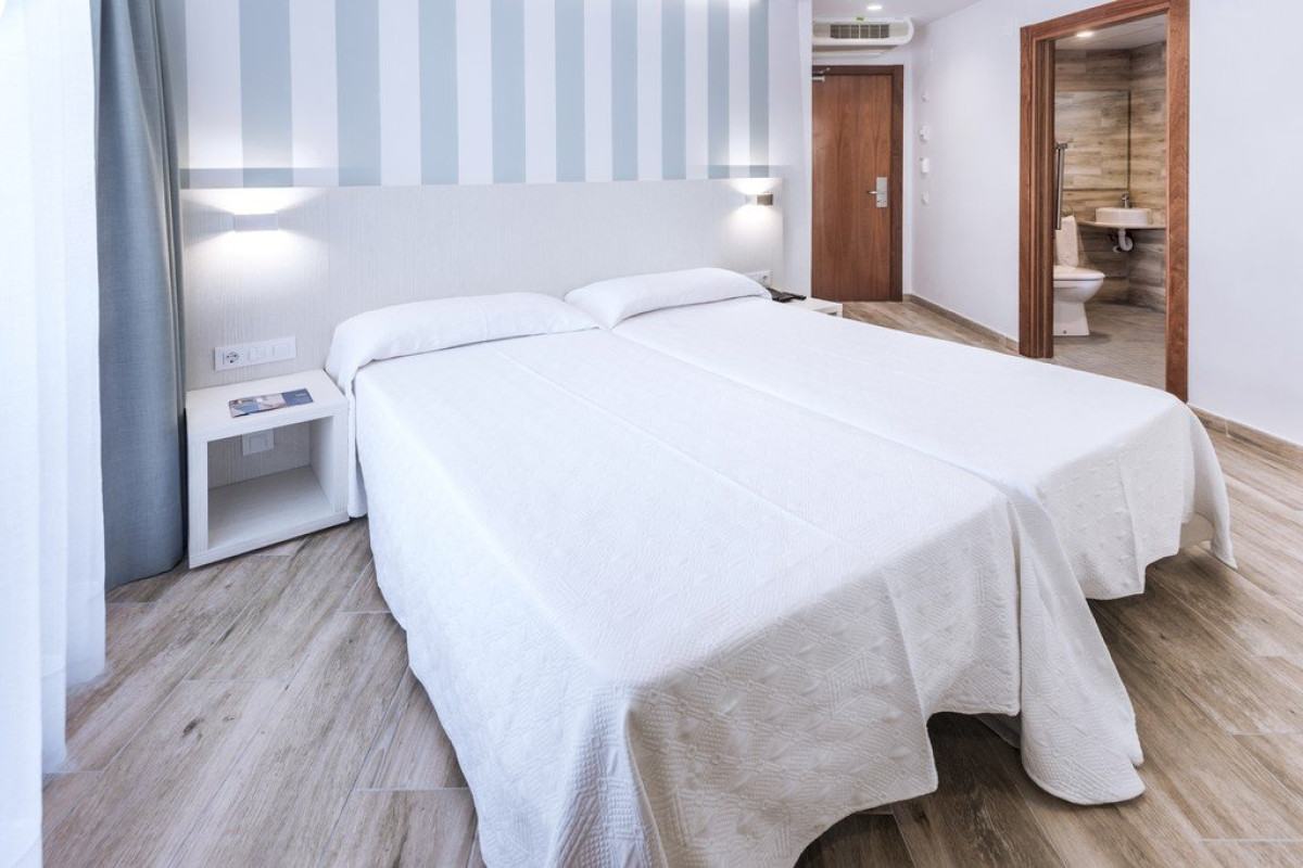 MERCE HOTEL (Pineda de Mar)