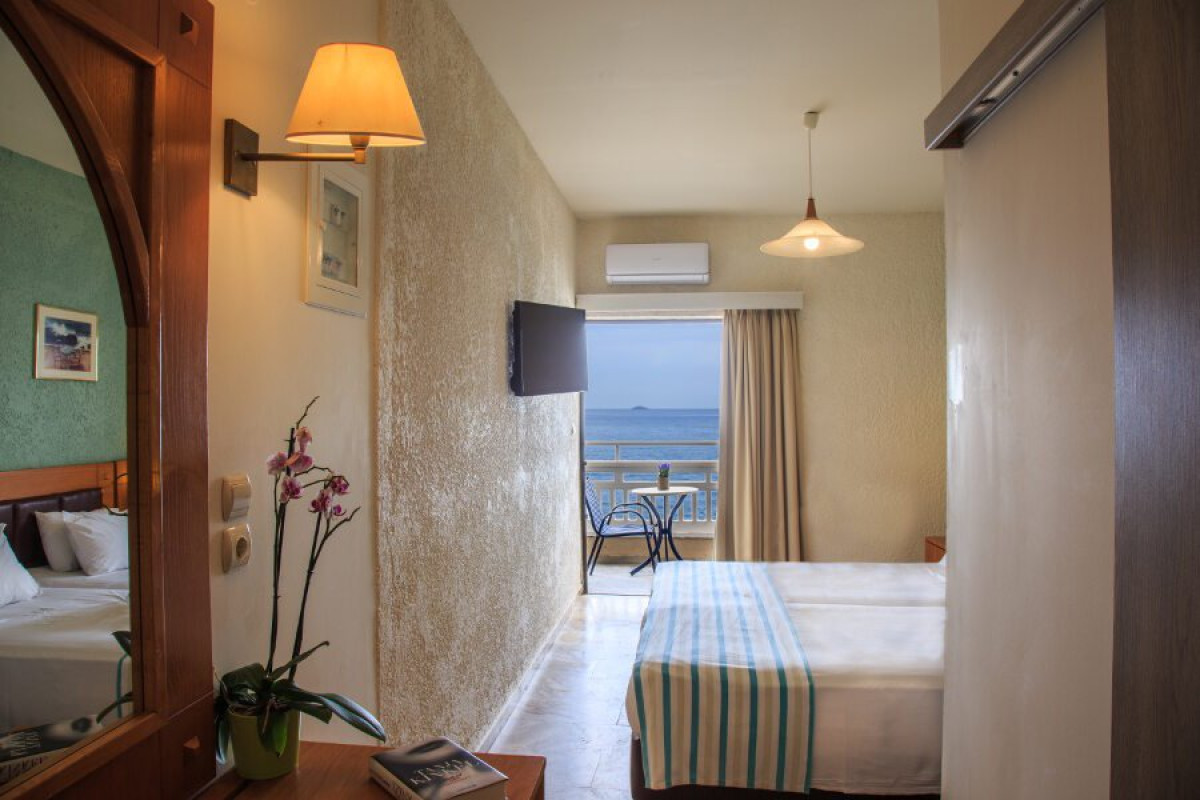 Sunset Beach Hotel (Kokkini Hani)
